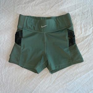 Nike Pro 3” inch compression shorts - size smalll